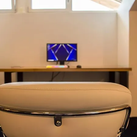 Serene Haven 10 Min To Center Apartamento