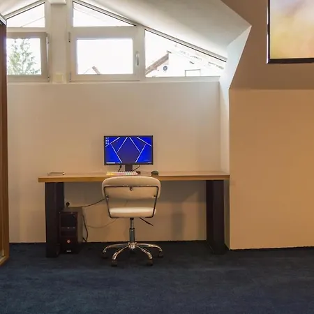 Serene Haven 10 Min To Center Apartamento