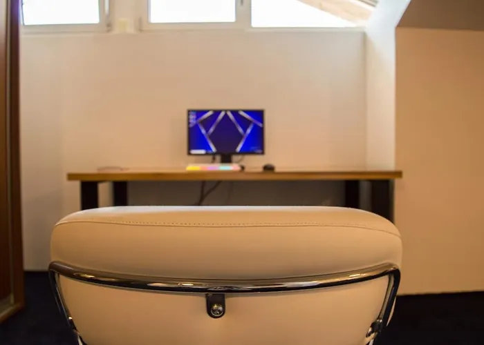 Serene Haven 10 Min To Center Apartamento